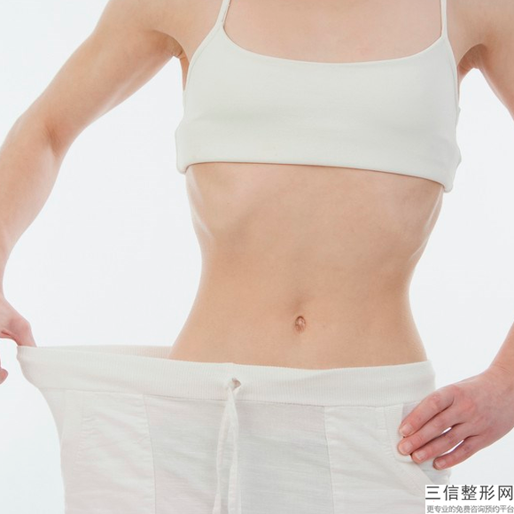 擺脫男性乳房發育的方法有哪些？吸脂也是好方法